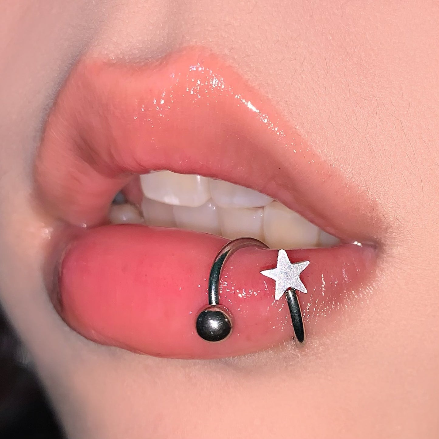 Classic Simple Star Lip Ring